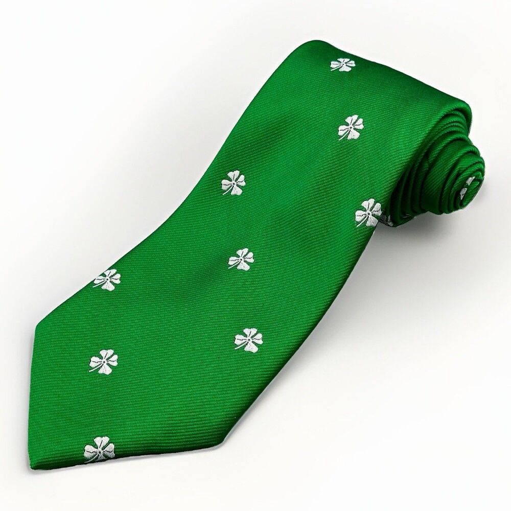 Saks Fifth Avenue Shamrock Mens Tie St. Patricks Day Green Necktie Lucky Irish